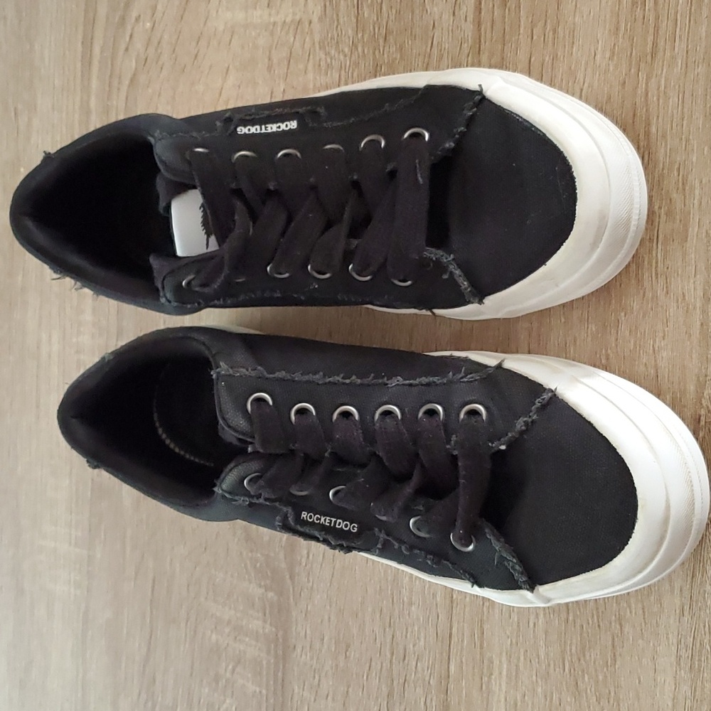 Rocket Dog low top skater shoes. Women's 6.5. - Picture 2 of 10